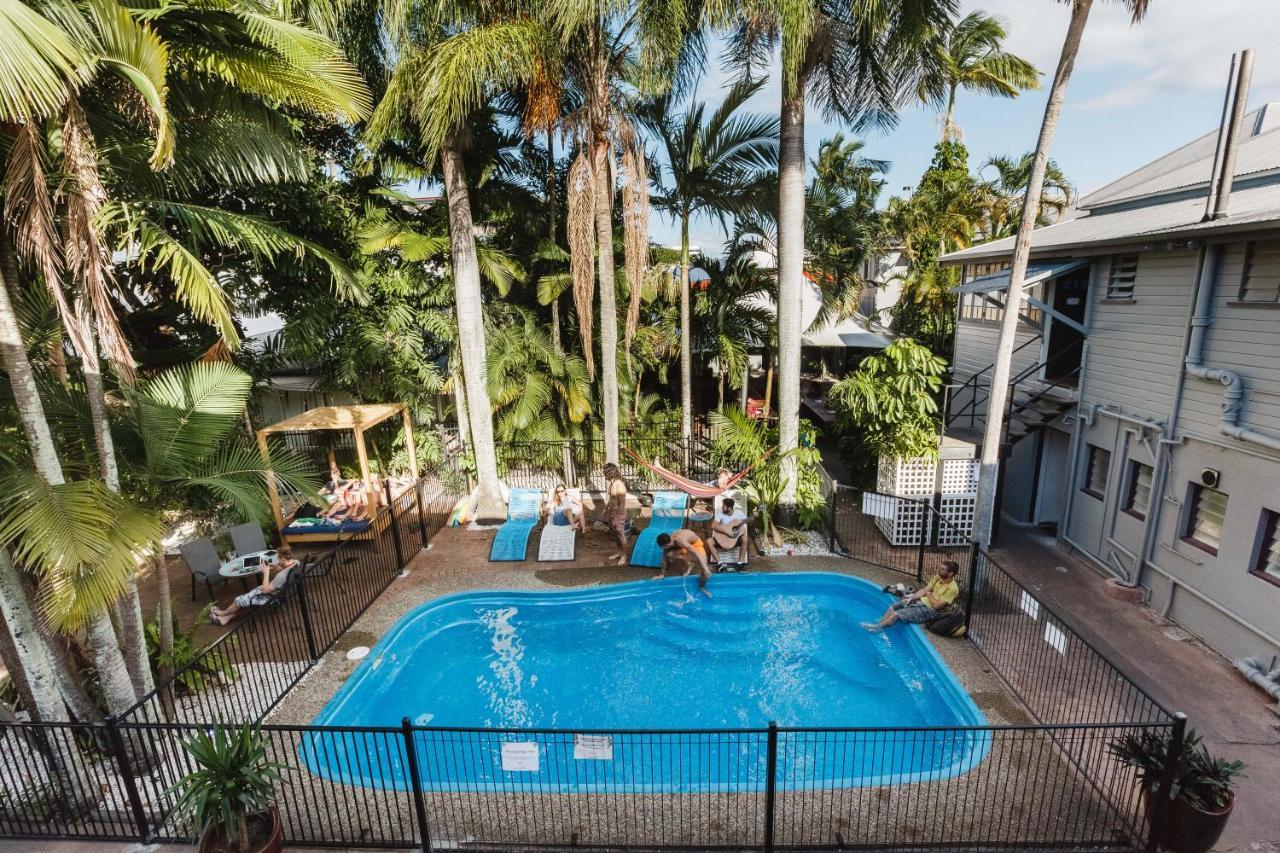 Mad Monkey Central Cairns Extérieur photo