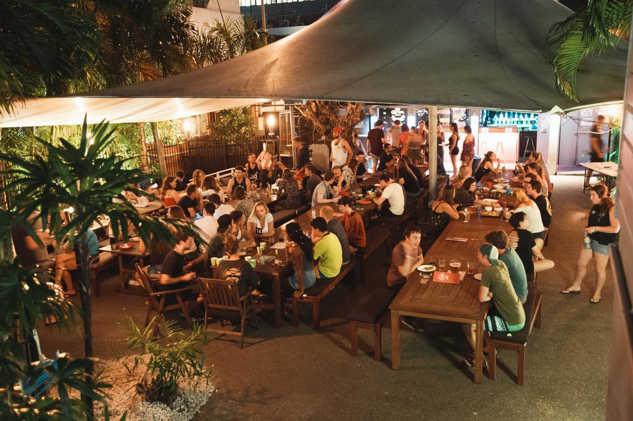 Mad Monkey Central Cairns Extérieur photo